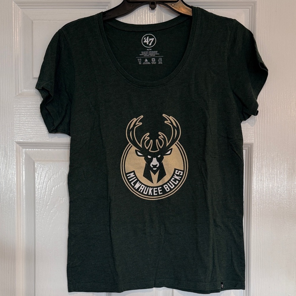 Milwaukee Bucks tshirt